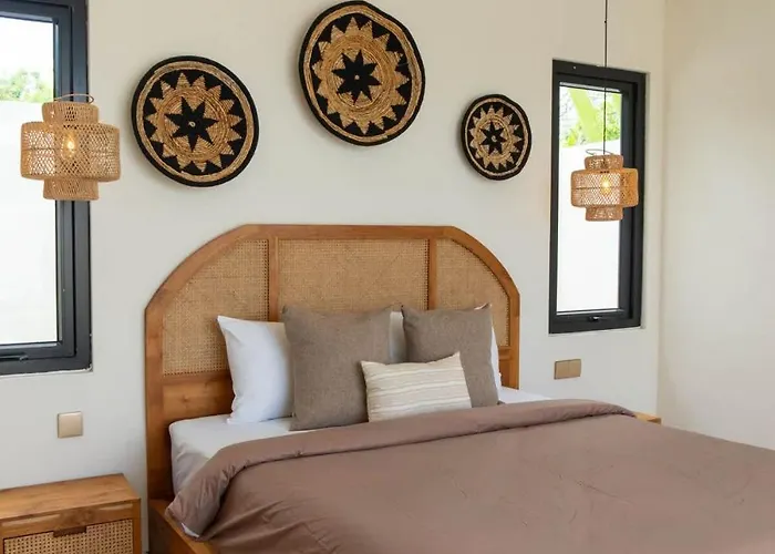 Private 2br With Pool And Modern Comforts Ferienhaus