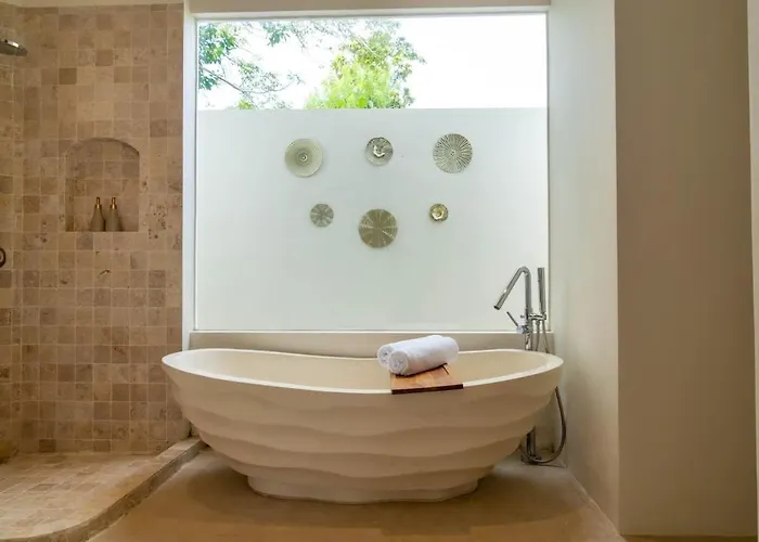 Private 2br With Pool And Modern Comforts