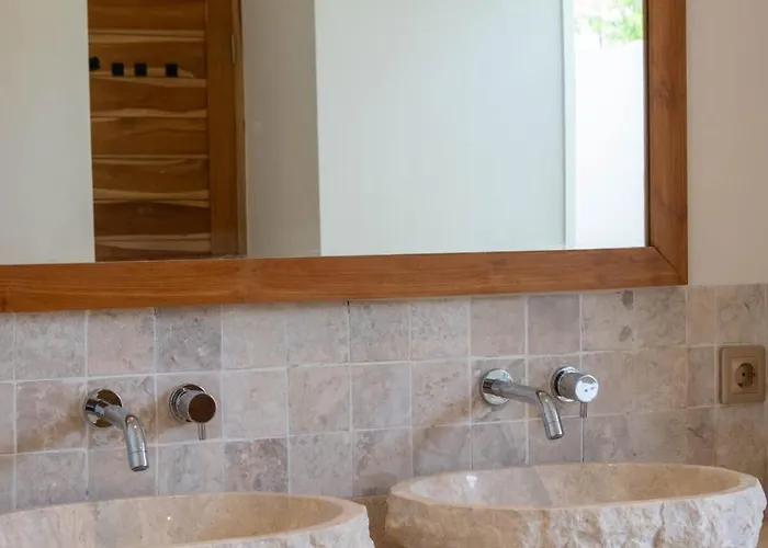 Private 2br With Pool And Modern Comforts