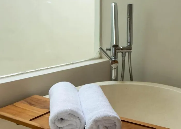 Private 2br With Pool And Modern Comforts Ferienhaus